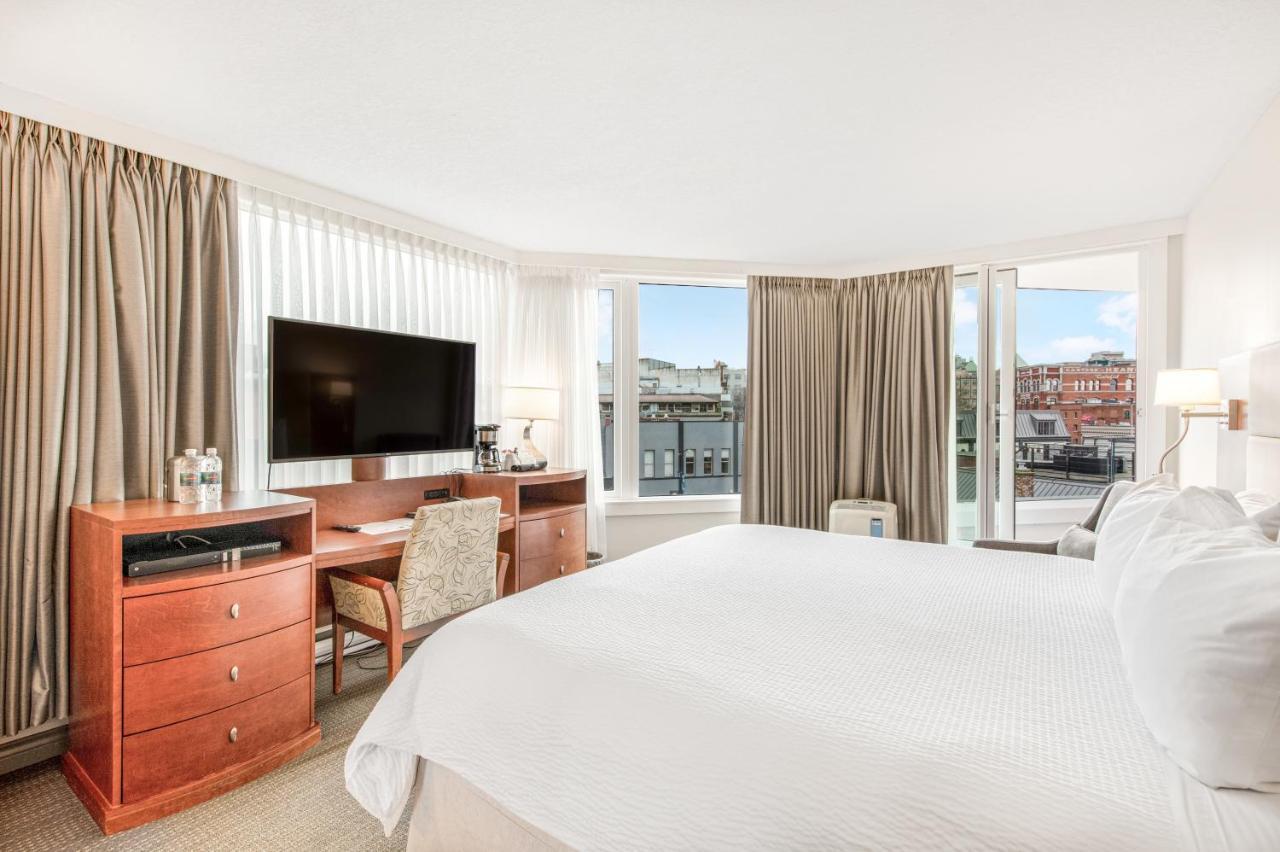 Victoria Regent Waterfront Hotel & Suites Ngoại thất bức ảnh